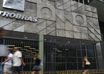 Petrobras anuncia alta de R$ 0,04 na gasolina vendida a distribuidoras
